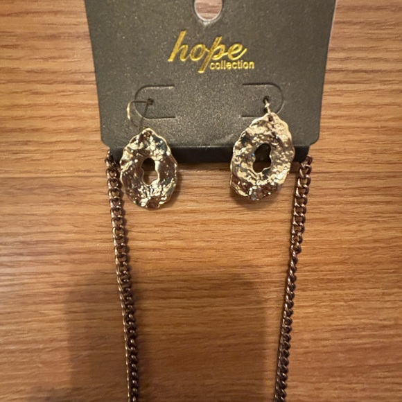 NWT Hope collection necklace and earrings set Gold and copper tones Beautiful - Picture 10 of 10
